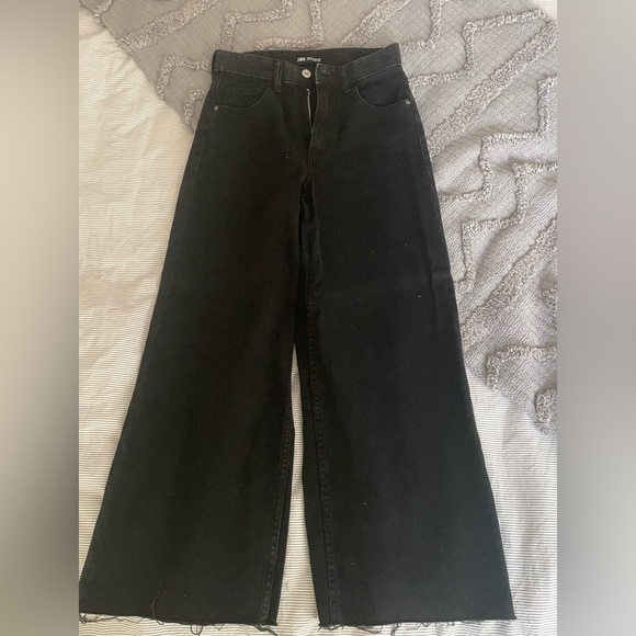 Zara trf wide leg black jeans. Size 02 - Picture 2 of 4